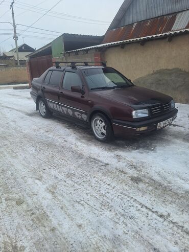 Volkswagen: Volkswagen Vento: 1996 г., 1.8 л, Механика, Бензин, Седан