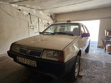 015 lada: Maşın təcili satılır nömrəsi ilə birlikdə 5500 azn