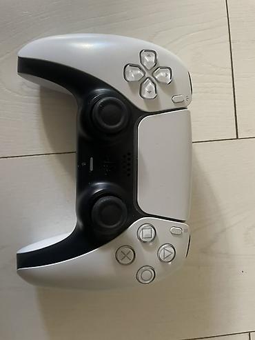 oyun səkilləri: Sony PlayStation 5 DualSense naqilsiz oyun pultu – ağ/qara rəng — 1