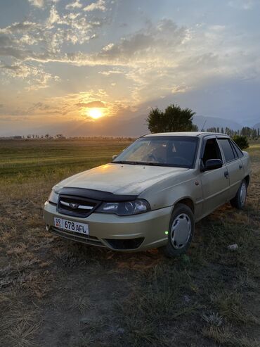 дом на колесах авто: Daewoo Nexia: 2010 г., 1.6 л, Механика, Бензин, Седан