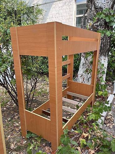 Каркас двухъярусной кровати (под дерево). - Конструкция: прочная