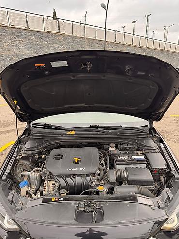 böyük güzgü: Hyundai Elantra salonu və daxili avadanlıqları - Avtomatik sürətlər — 6