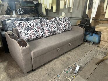 Угловые диваны: Диван мустанг с подушкой. Новый раздвижной диван. Размеры: с наружи — 15