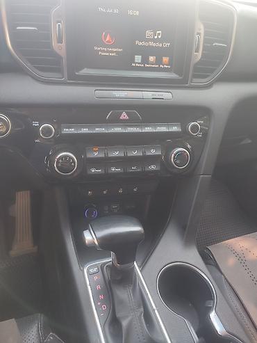 салон машины: Kia Sportage: 2016 г., 2 л, Автомат, Дизель, Кроссовер — 2