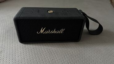 swift 1: Портативная Bluetooth-колонка Marshall черного цвета с классическим