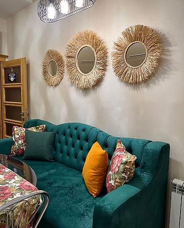 Divan ve Oval formalı şüşə yemək/çay masası və 2 ədəd metal stul dəsti lalafo.az -da Divan ve Oval formalı şüşə yemək/çay masası və 2 ədəd metal stul dəsti