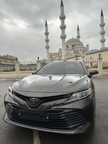 Toyota: Toyota Camry: 2019 г., 2.5 л, Вариатор, Гибрид, Седан