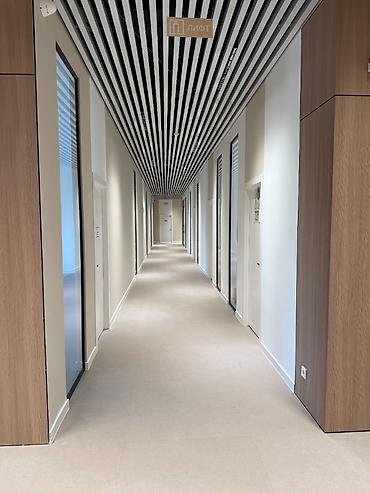 сдаю место цум: Сдаю Офис целиком: IT-компания, Авиакасса, Фотостудия, 24 м², В торговом центре, С ремонтом, Первая линия, С отдельным входом, С системой безопасности — 7