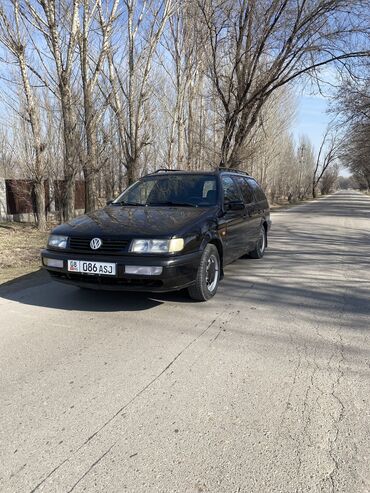 Volkswagen: Volkswagen Passat: 1993 г., 1.8 л, Механика, Бензин, Универсал