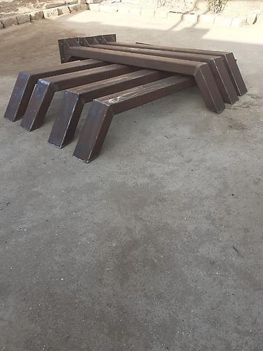 qefes type 1: Metalkonstruksiya dayaqları – L formalı, müstəvi üzərində quraşdırmaya — 1