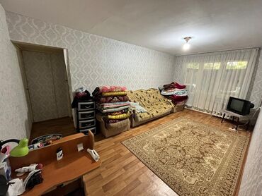 1 комнатная квартира прадаю: 2 комнаты, 45 м², 104 серия, 1 этаж, Старый ремонт