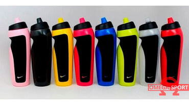 спорт бутылка: Спортивная бутылка Nike Объем: 700 мг Материал: Пластмасса