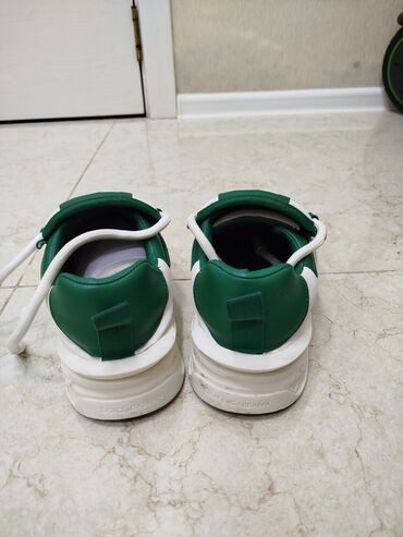 Krasofkalar və idman ayaqqabıları: Dolce&Gabbana orijinal ayaqqabı satılır.4-5 dəfə geyilib.Orijinal -da lalafo.az — 4 Krasofkalar və idman ayaqqabıları: Dolce&Gabbana orijinal ayaqqabı satılır.4-5 dəfə geyilib.Orijinal — 4