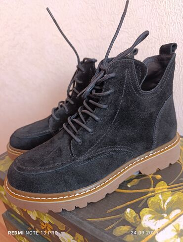 Ботинки и ботильоны: Женская осенняя обувь, (черный цвет): 1) Ботинки дерби из замши - — 2