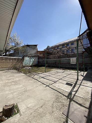 Продажа коттеджей и домов: 🏡 Үй сатылат! 📍 Дарек: Ош Шаары. Геологородок кичи району ул Абжалова — 17