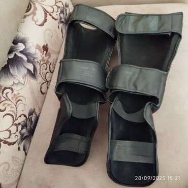 İdman dəstləri: Venum dəst. Təzə kimidi az işlənib səliqəli işlənib. Əlcək-30m, Fut 40 — 17