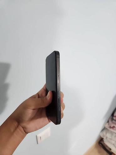 iphone d: IPhone 15 Pro, Б/у, 256 ГБ, Black Titanium, Чехол, 88 % — 4
