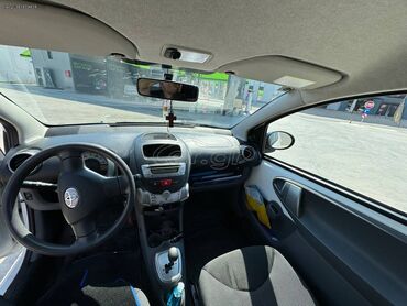 Toyota: Toyota Aygo: 1 l. | 2011 έ. Χάτσμπακ — 18