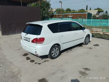 обмен на легковой автомобиль: Toyota Ipsum: 2003 г., 2.4 л, Автомат, Газ, Минивэн