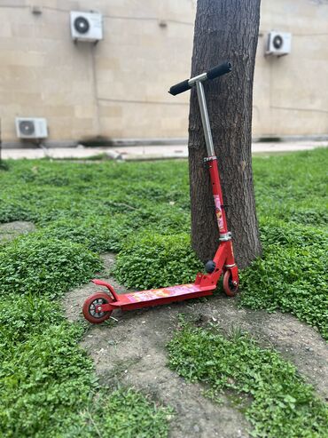 Samokatlar: Самокат в идеальном состоянии. От 3 до 10 лет. ручка регулируется под — 2