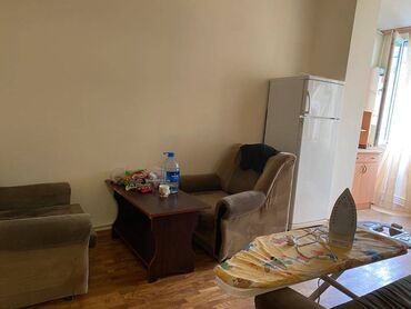 Uzunmüddətli kirayə mənzillər: Gənclik və 28 May metrolarına yaxın məsafədə 3 mərtəbəli binanın 3-cü — 8