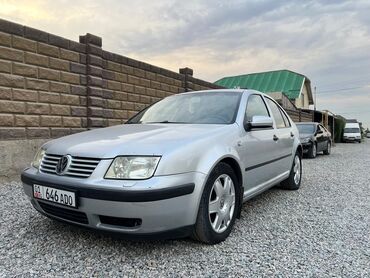 Volkswagen: Volkswagen Bora: 2003 г., 2 л, Механика, Бензин, Седан