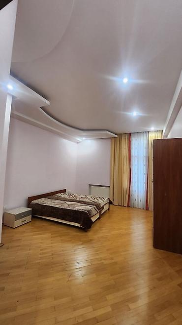 kiraye evlar: 5 otagli ev kirayeye verilir Qonaq otağı: - Geniş yumru-fiqurlu asma — 6