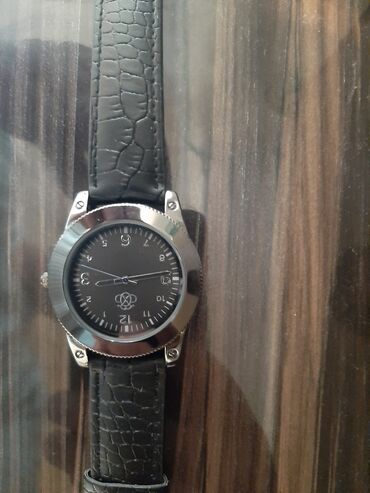 кварцевые часы: Продаю новые часы 2500с