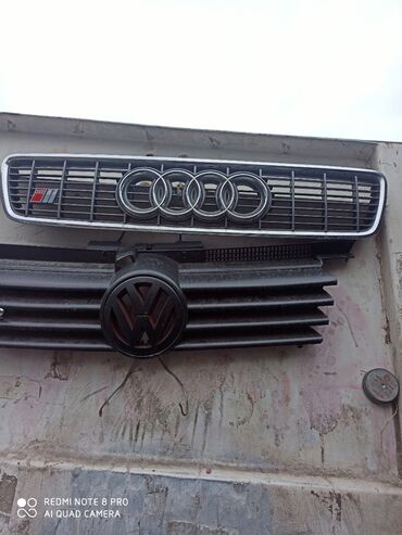 Другие детали салона: Капот Audi