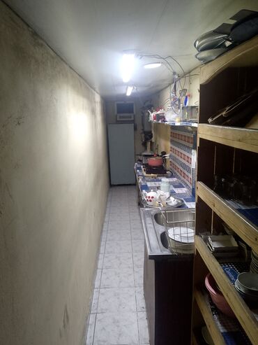 Restoran, kafelər: Çay–kafe və qəlyanaltı məkanı - Yer: Lütfi Zadə küçəsində, ikinci — 4