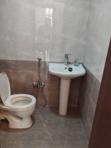 Uzunmüddətli kirayə mənzillər: Yasamal rayonu, Mida 2-də olan, 12 mərtəbəli yeni tikili binanın 4-cü — 8