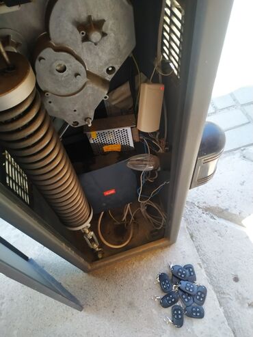 Пульты для ворот и шлагбаумов: Пульт универсальный Заказывайте пульты для ворот с выездом по городу — 9