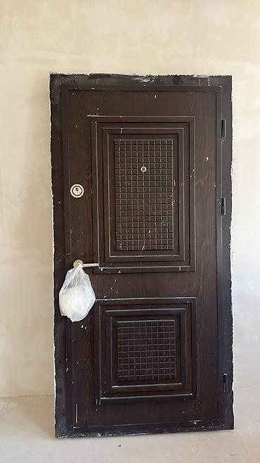 ofis şəkilləri: Metalkonstrukisiyalı giriş qapısı - Material: polad gövdə, ağac — 1