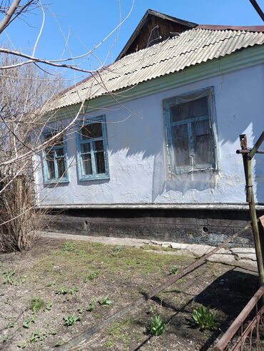 продаю дом в киргизии 1: 74 м², 5 комнат, Старый ремонт С мебелью