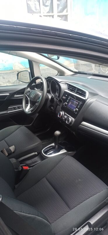 Honda: Honda Fit: 1.5 л, Автомат, Бензин, Хэтчбэк