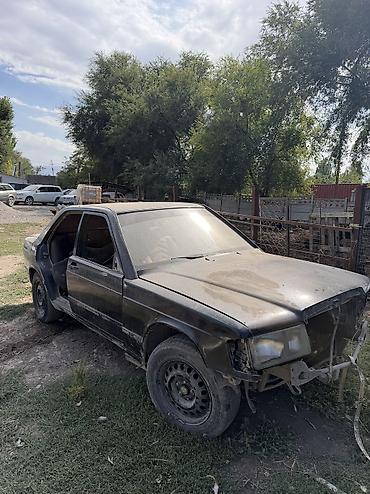 вакумный очиститель: Mercedes-Benz 190: 1989 г., Седан — 9