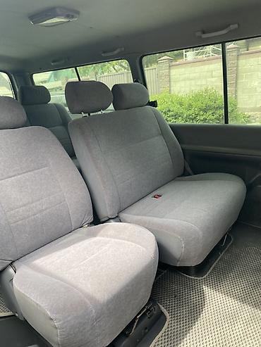 авари: Toyota Hiace: 2003 г., 2.5 л, Механика, Газ, Минивэн — 8