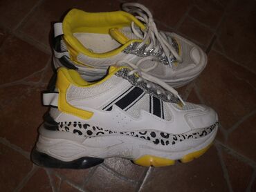Patike nove broj 36,prelepe