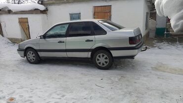 Volkswagen: Volkswagen Passat: 1992 г., 1.8 л, Механика, Бензин, Седан