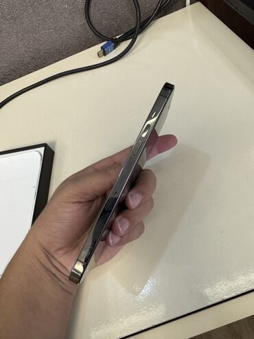 Apple iPhone: IPhone 12 Pro Max, 256 GB, Qara, Simsiz şarj, Face ID — 4