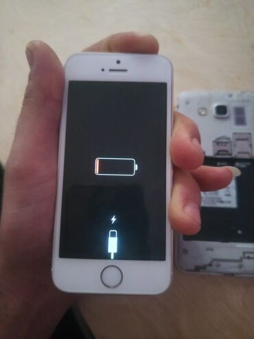Mitsubishi: IPhone 5s, Ağ, Qırıq