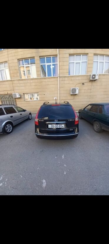 Hyundai: Hyundai i30 CW (universał) avtomobil - Kuzov: universal, qara rəng — 4