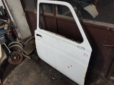 Auto delovi: Dodatni opis Vrata desna Lada 21213,21214 Niva br.4. U beloj boji — 4