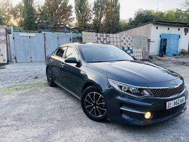 семиместная машина: Kia K5: 2017 г., 2 л, Автомат, Бензин