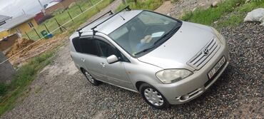 Toyota: Toyota Avensis Verso: 2002 г., 2 л, Механика, Дизель, Минивэн