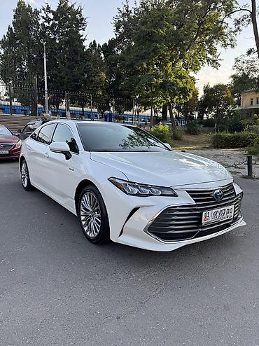 byd e2 2025: Toyota Avalon: 2019 г., 2.5 л, Гибрид, Седан — 1
