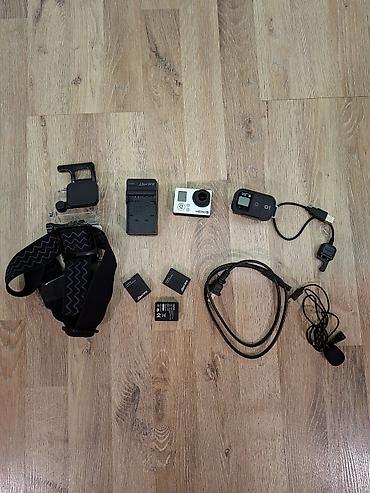 Экшн‑камера GoPro HERO3 с комплектом аксессуаров. Состав набора: -