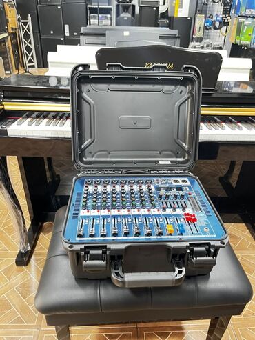 Səs gücləndiriciləri: Mavi rəngli, portativ çantada olan səs mikseri. Bu mikserin geniş -da lalafo.az — 3 Səs gücləndiriciləri: Mavi rəngli, portativ çantada olan səs mikseri. Bu mikserin geniş — 3