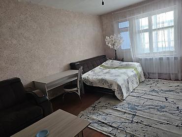 Сдаётся уютная комната по суточно большой светлой зоной и мебелью