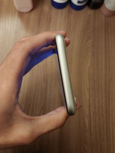 Apple iPhone: IPhone 11, 64 GB, Ağ, Simsiz şarj, Face ID, Sənədlərlə — 6